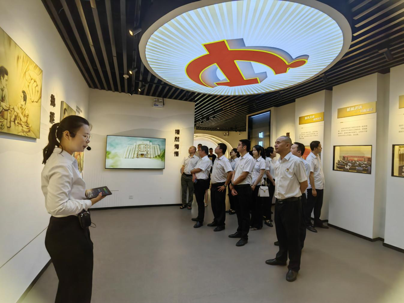 市秦巴農擔公司開展“學習黨規(guī)黨紀、筑牢廉潔底線”黨紀學習主題黨日活動